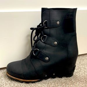 Black Sorel Joan of Arctic boots